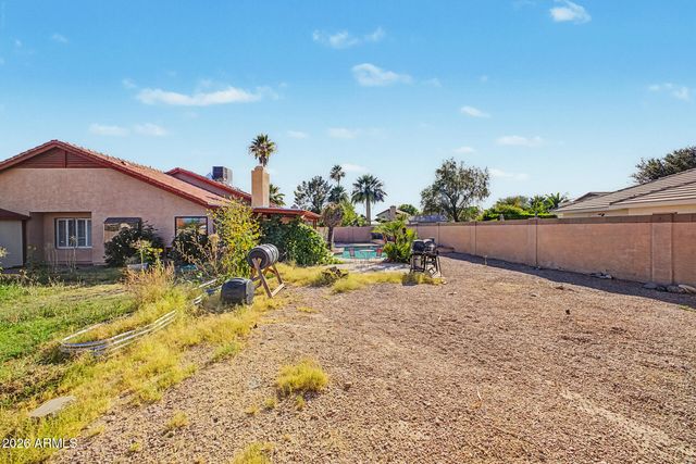 562 E HACKAMORE Street, Mesa, AZ 85203