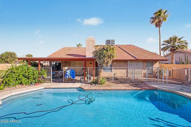 562 E HACKAMORE Street, Mesa, AZ 85203