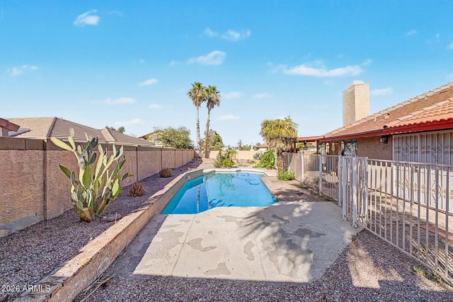 562 E HACKAMORE Street, Mesa, AZ 85203