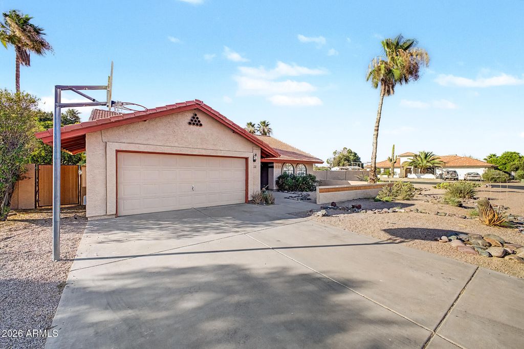 562 E HACKAMORE Street, Mesa, AZ 85203 — photo 3