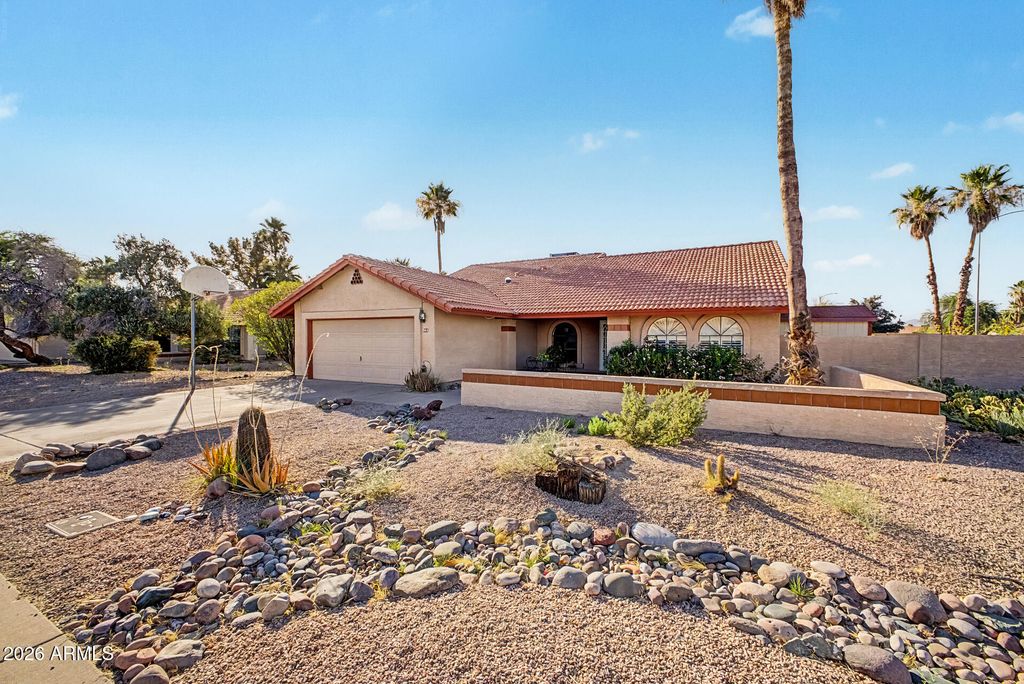 562 E HACKAMORE Street, Mesa, AZ 85203 — photo 4
