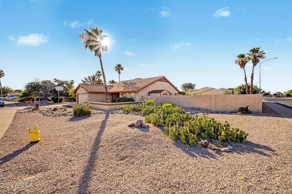 562 E HACKAMORE Street, Mesa, AZ 85203 — photo 5
