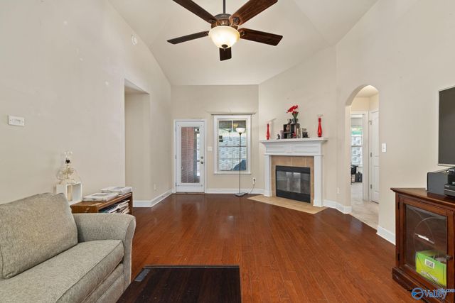 6801 Breyerton Way SE, Owens Cross Roads, AL 35763