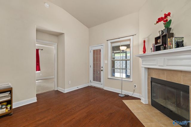 6801 Breyerton Way SE, Owens Cross Roads, AL 35763