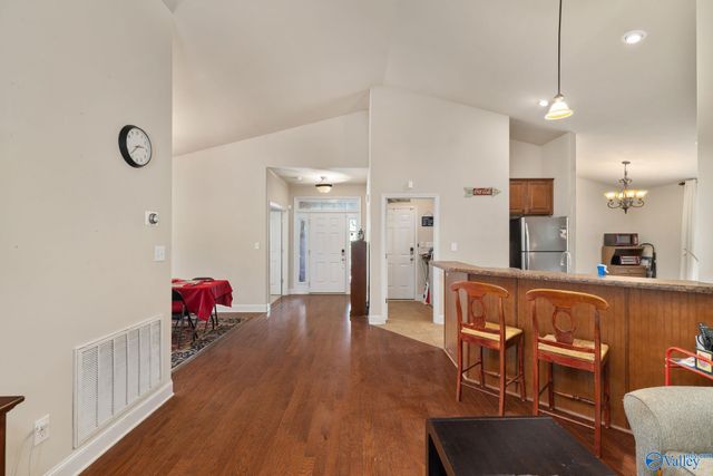 6801 Breyerton Way SE, Owens Cross Roads, AL 35763