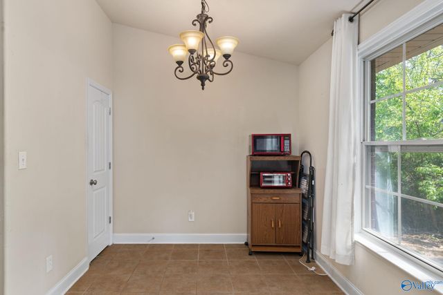 6801 Breyerton Way SE, Owens Cross Roads, AL 35763