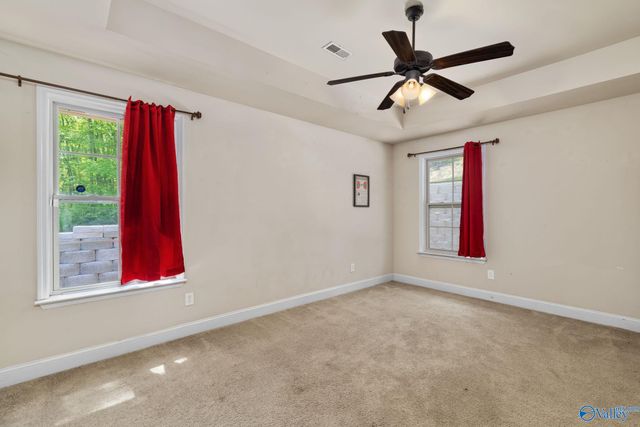 6801 Breyerton Way SE, Owens Cross Roads, AL 35763