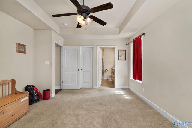 6801 Breyerton Way SE, Owens Cross Roads, AL 35763