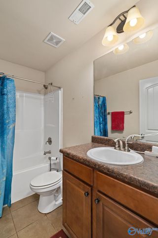 6801 Breyerton Way SE, Owens Cross Roads, AL 35763