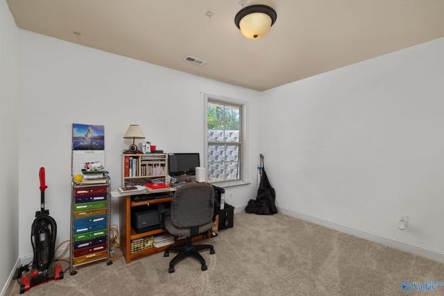 6801 Breyerton Way SE, Owens Cross Roads, AL 35763