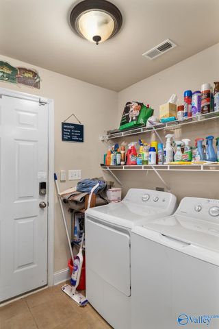 6801 Breyerton Way SE, Owens Cross Roads, AL 35763