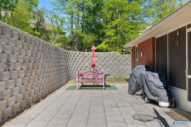 6801 Breyerton Way SE, Owens Cross Roads, AL 35763