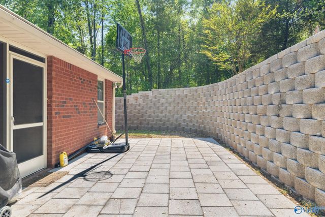 6801 Breyerton Way SE, Owens Cross Roads, AL 35763