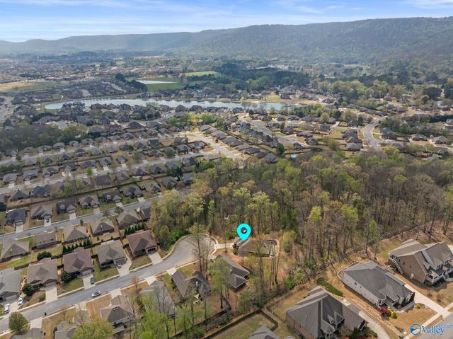 6801 Breyerton Way SE, Owens Cross Roads, AL 35763