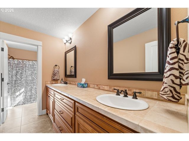 14755 Se TARYN Ct, Happy Valley, OR 97086