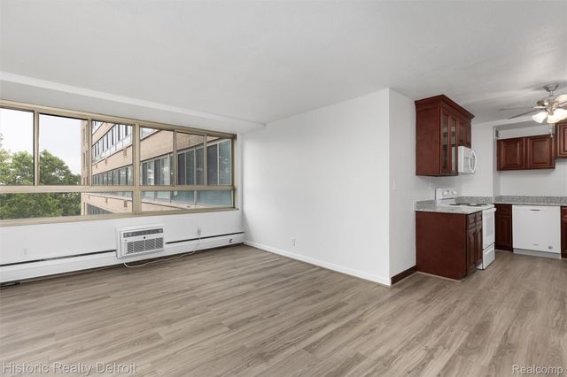 8900 E Jefferson Avenue 625, Detroit, MI 48214