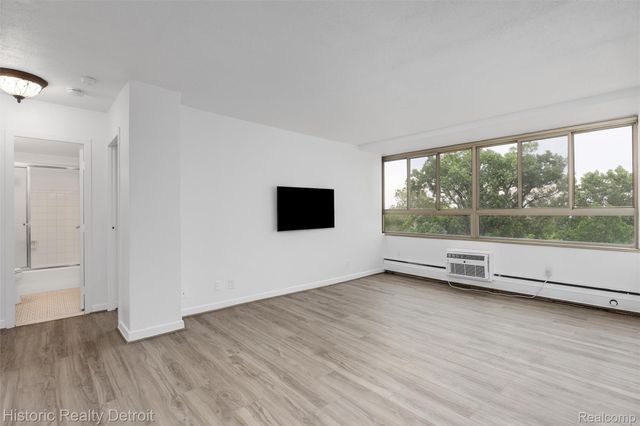 8900 E Jefferson Avenue 625, Detroit, MI 48214