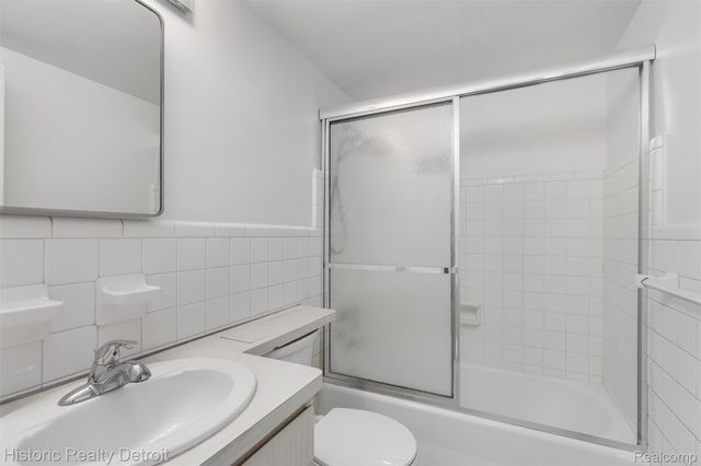 8900 E Jefferson Avenue 625, Detroit, MI 48214