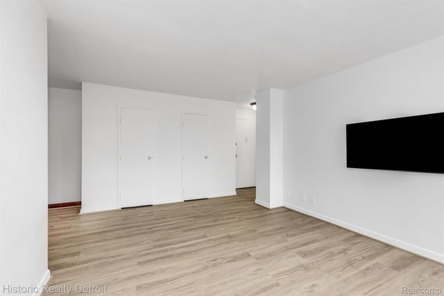 8900 E Jefferson Avenue 625, Detroit, MI 48214