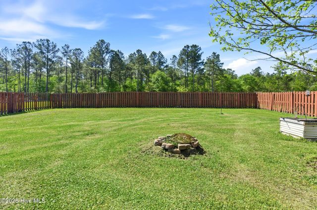 121 Cottle Court, Richlands, NC 28574