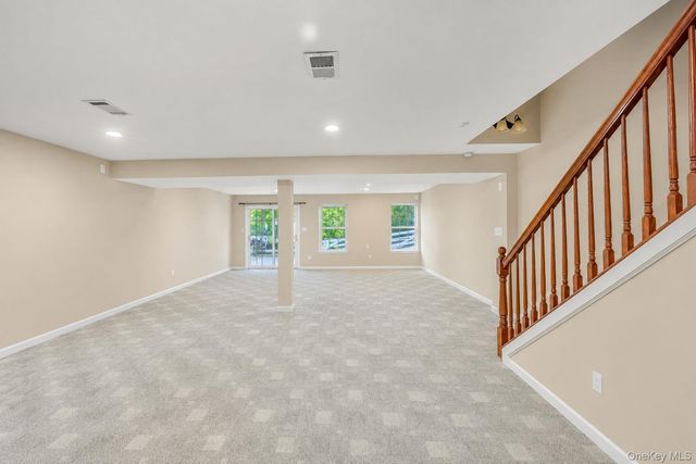 92 Barr Lane, Monroe, NY 10950