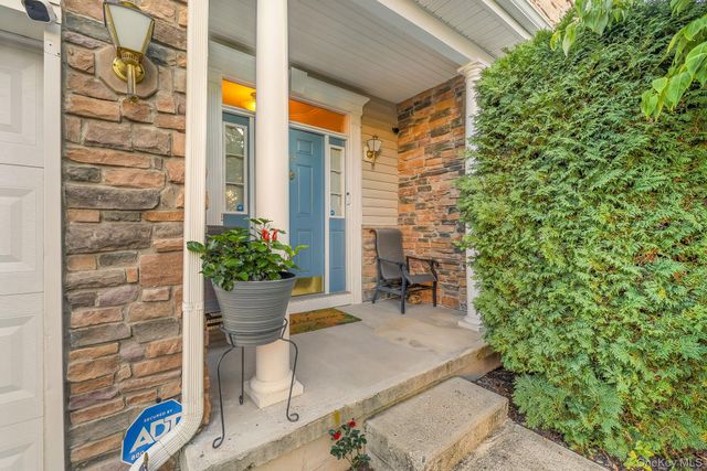 92 Barr Lane, Monroe, NY 10950