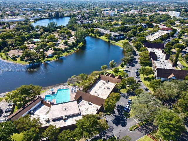 3740 Inverrary Dr 2N, Lauderhill, FL 33319