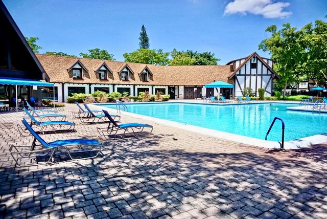 3740 Inverrary Dr 2N, Lauderhill, FL 33319