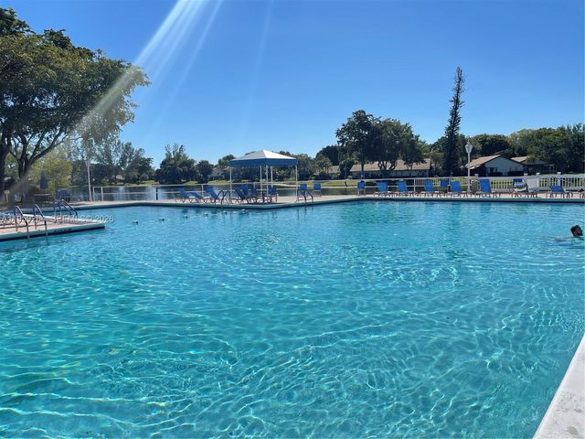 3740 Inverrary Dr 2N, Lauderhill, FL 33319