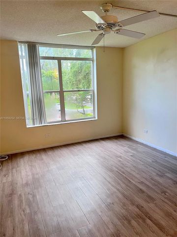 3740 Inverrary Dr 2N, Lauderhill, FL 33319