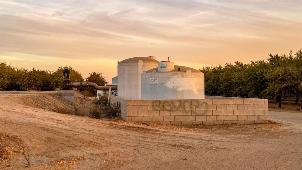 Image 16 of property listing at 1 Avenue 120, Tipton, CA 93272