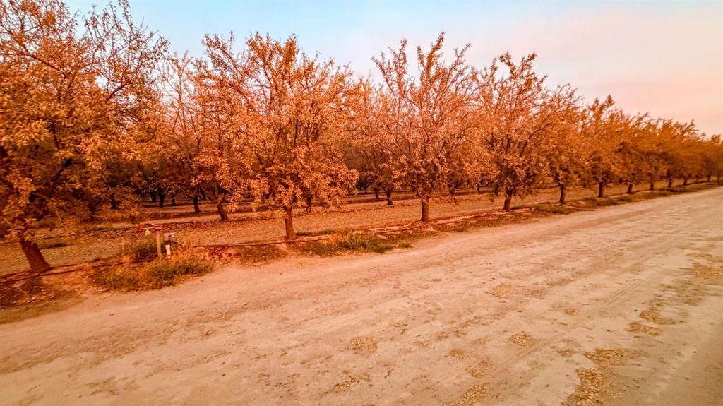 Image 34 of property listing at 1 Avenue 120, Tipton, CA 93272