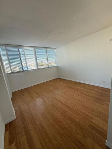 7929 W Dr 802 802, North Bay Village, FL 33141