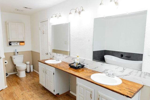 4712 Lemmon Court, The Colony, TX 75056