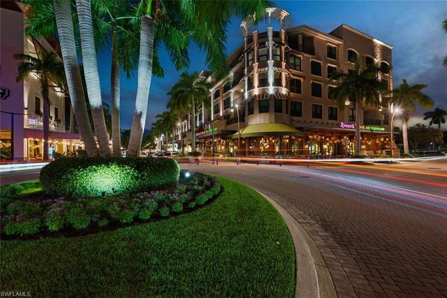 9115 Strada PL 5505, Naples, FL 34108