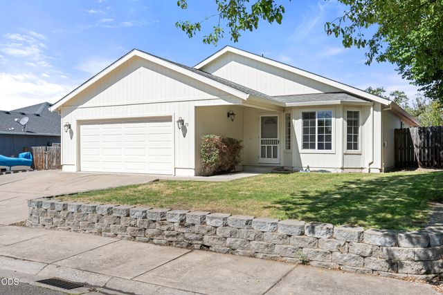 73 Eagle View Drive, Eagle Point, OR 97524