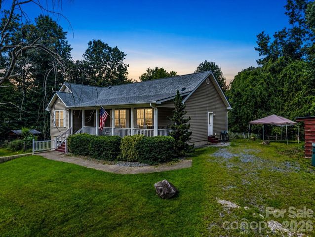 136 Limousine Lane, Pisgah Forest, NC 28768