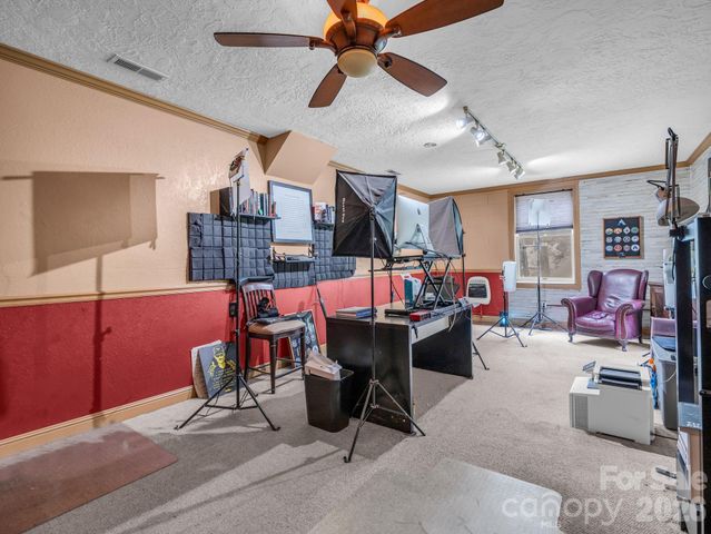 136 Limousine Lane, Pisgah Forest, NC 28768