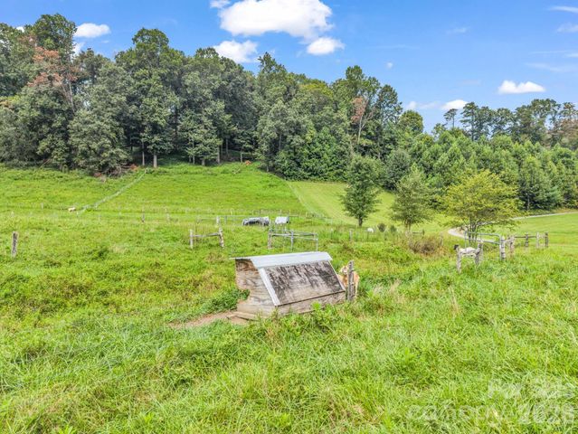 136 Limousine Lane, Pisgah Forest, NC 28768