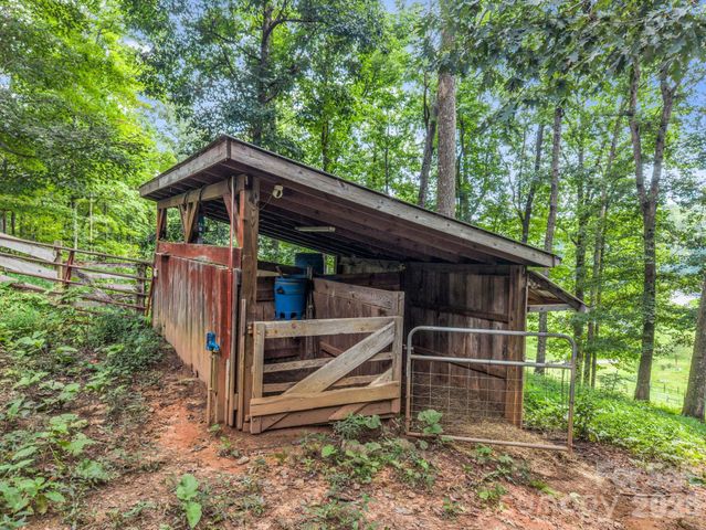 136 Limousine Lane, Pisgah Forest, NC 28768