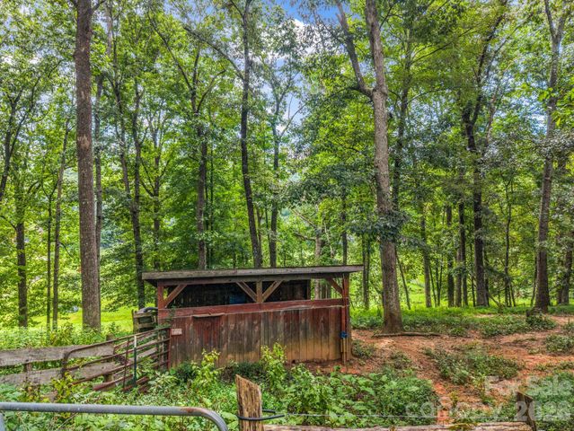 136 Limousine Lane, Pisgah Forest, NC 28768