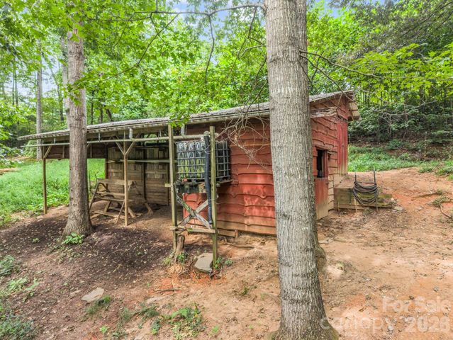 136 Limousine Lane, Pisgah Forest, NC 28768