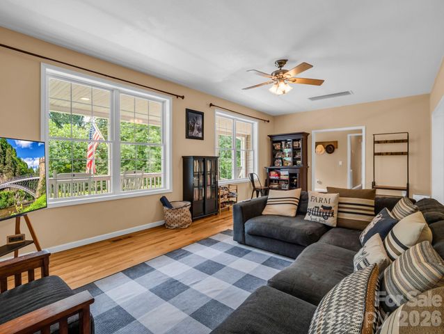 136 Limousine Lane, Pisgah Forest, NC 28768