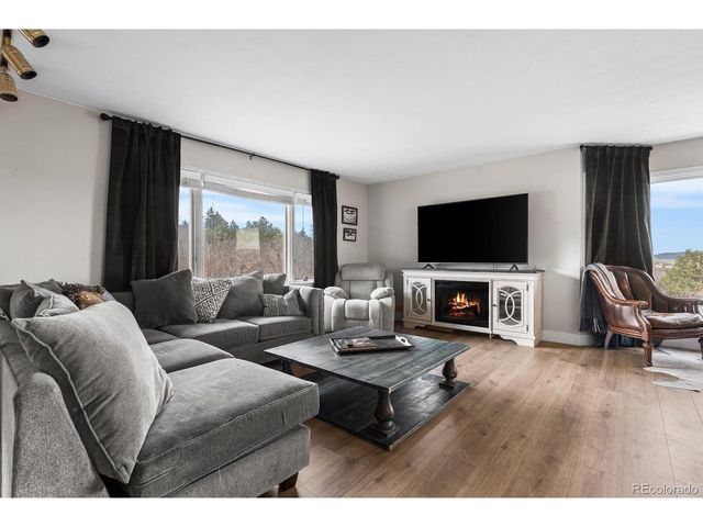 688 Coronado Dr, Sedalia, CO 80135