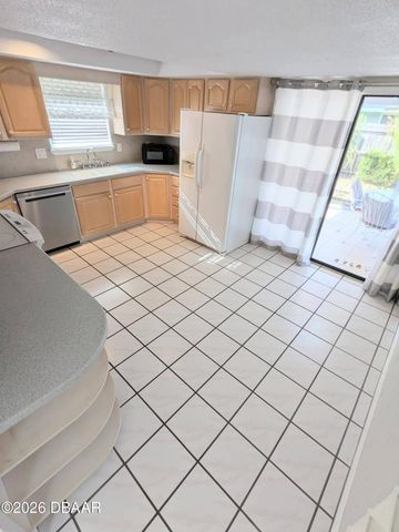 945 Bramble Bush Circle W, Port Orange, FL 32127