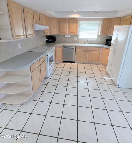 945 Bramble Bush Circle W, Port Orange, FL 32127