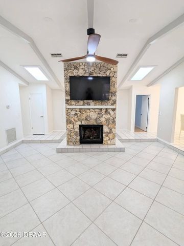 945 Bramble Bush Circle W, Port Orange, FL 32127