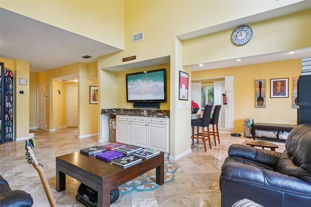 602 SEABREEZE COURT, Tampa, FL 33602