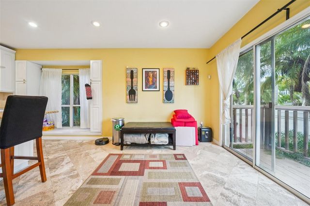 602 SEABREEZE COURT, Tampa, FL 33602