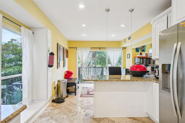 602 SEABREEZE COURT, Tampa, FL 33602